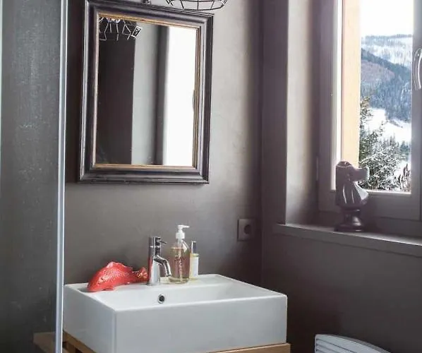 Iris 3 Design Apartment *