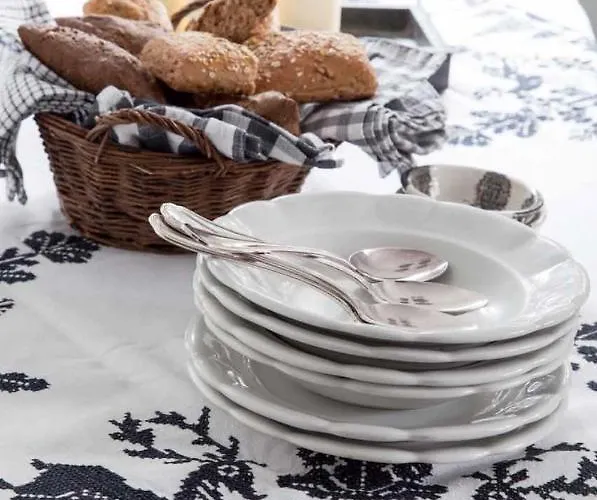 Iris 3 Design Apartment *